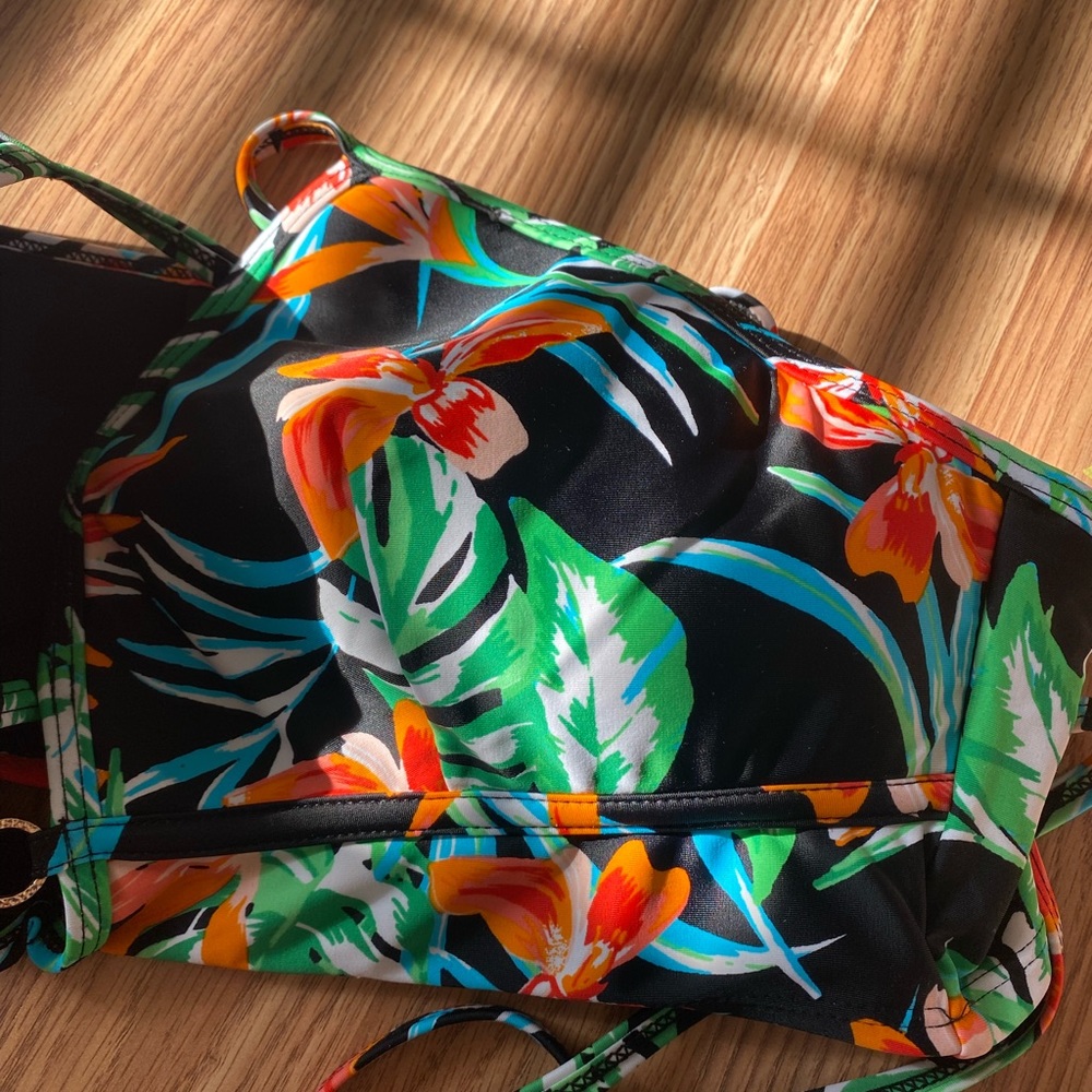 Cute swimsuit top
